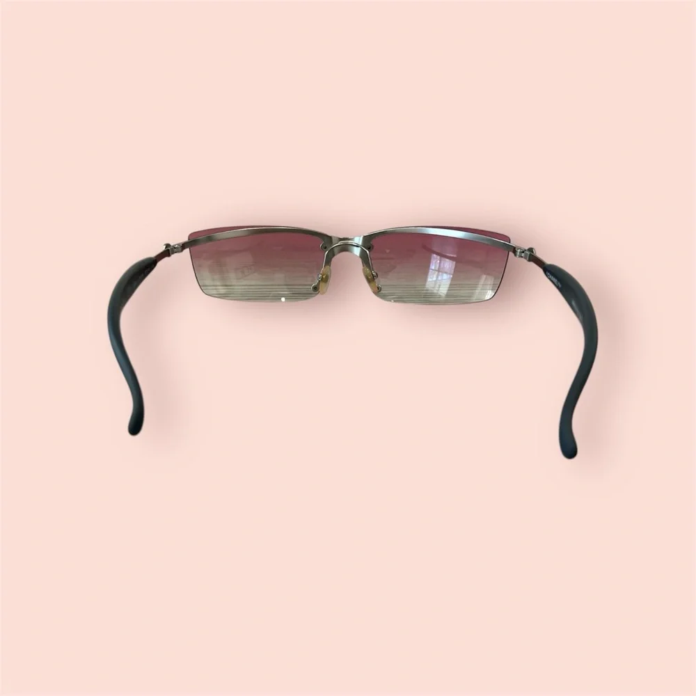 Vintage pink CHANEL sunglasses circa 2001. Style 4008 123/58. - Picture 3 of 7
